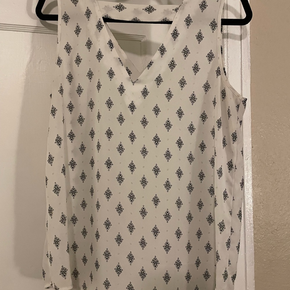Maurice’s tank top- like new!! - Picture 2 of 6